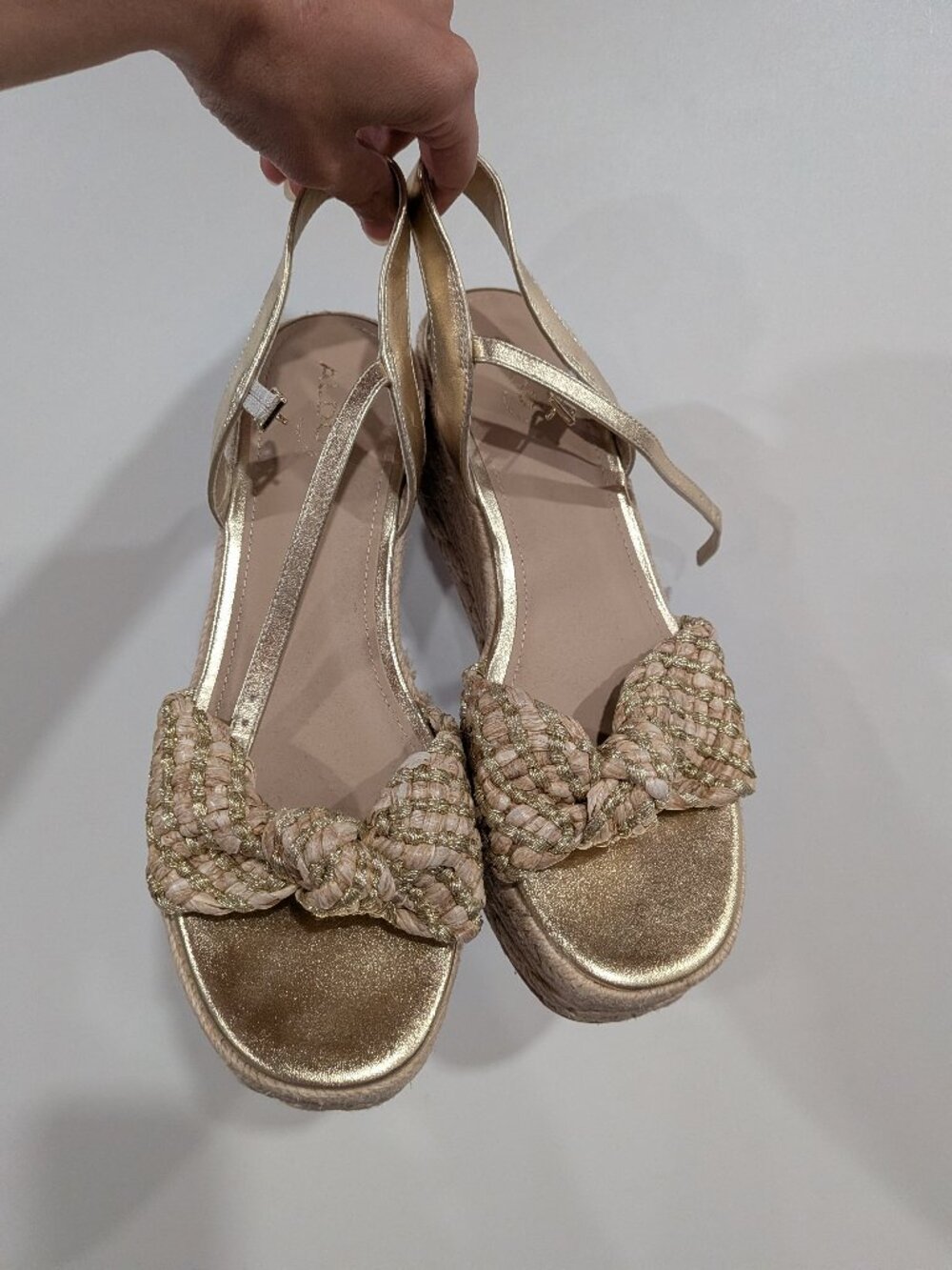 Aldo Pillow Walk Wedge Espadrilles Gold Beige Size 10